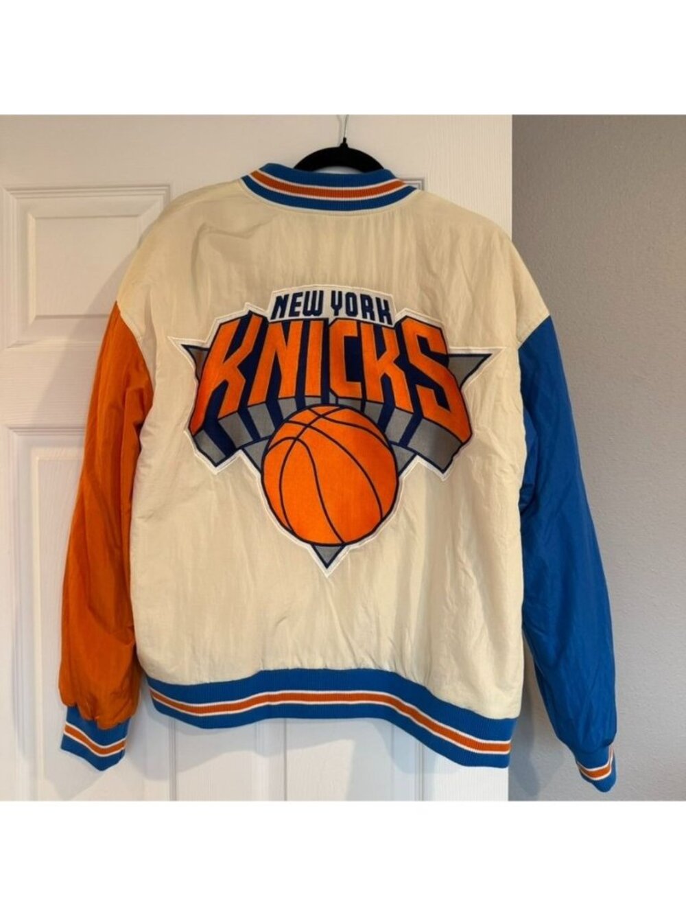 NBA Terez New York Knicks Nylon Bomber Jacket Size Medium NWOT